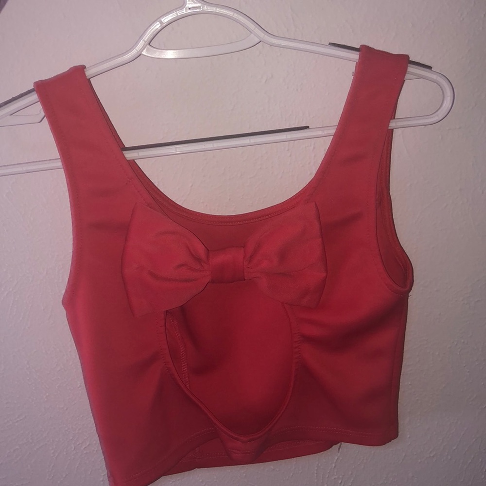 Crop top w/ bow on back